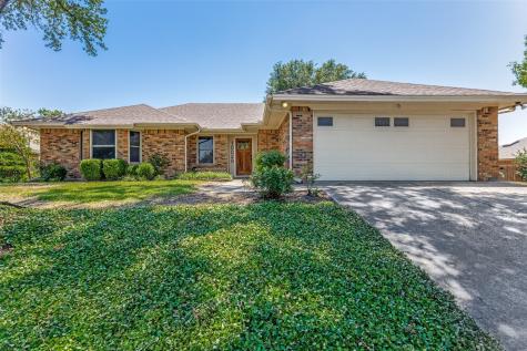 10029 Stoneleigh Drive Benbrook TX 76126