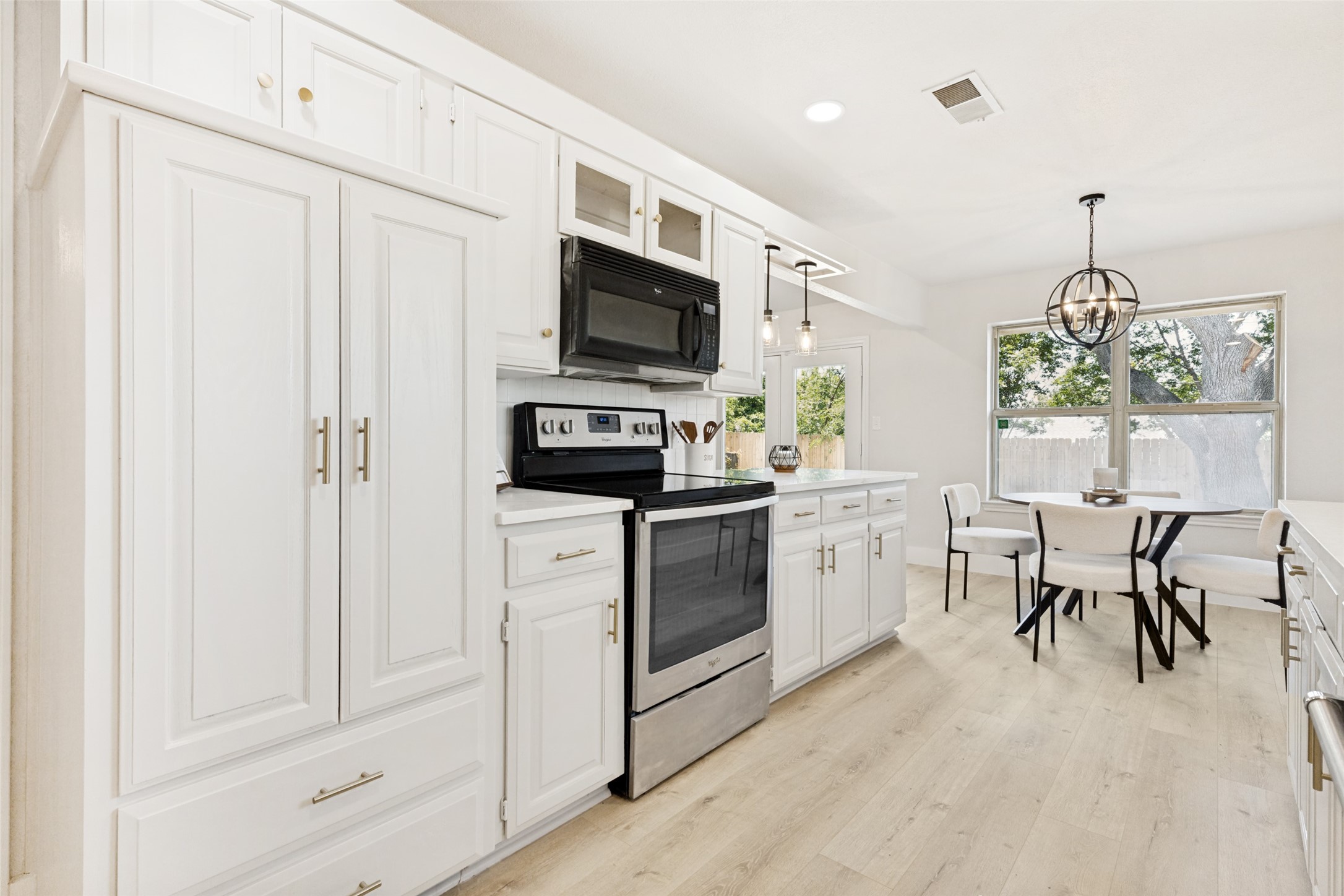 10029 Stoneleigh Drive Benbrook TX 76126