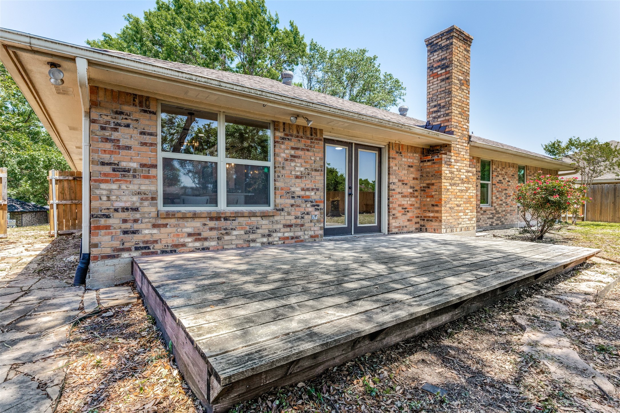 10029 Stoneleigh Drive Benbrook TX 76126
