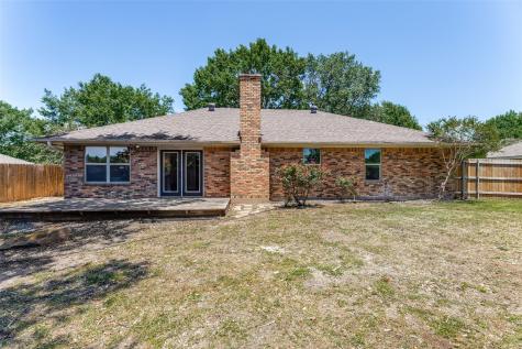 10029 Stoneleigh Drive Benbrook TX 76126