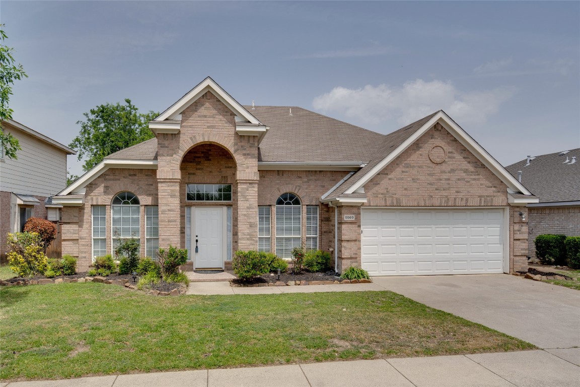 5569 Lawnsberry Drive Fort Worth TX 76137