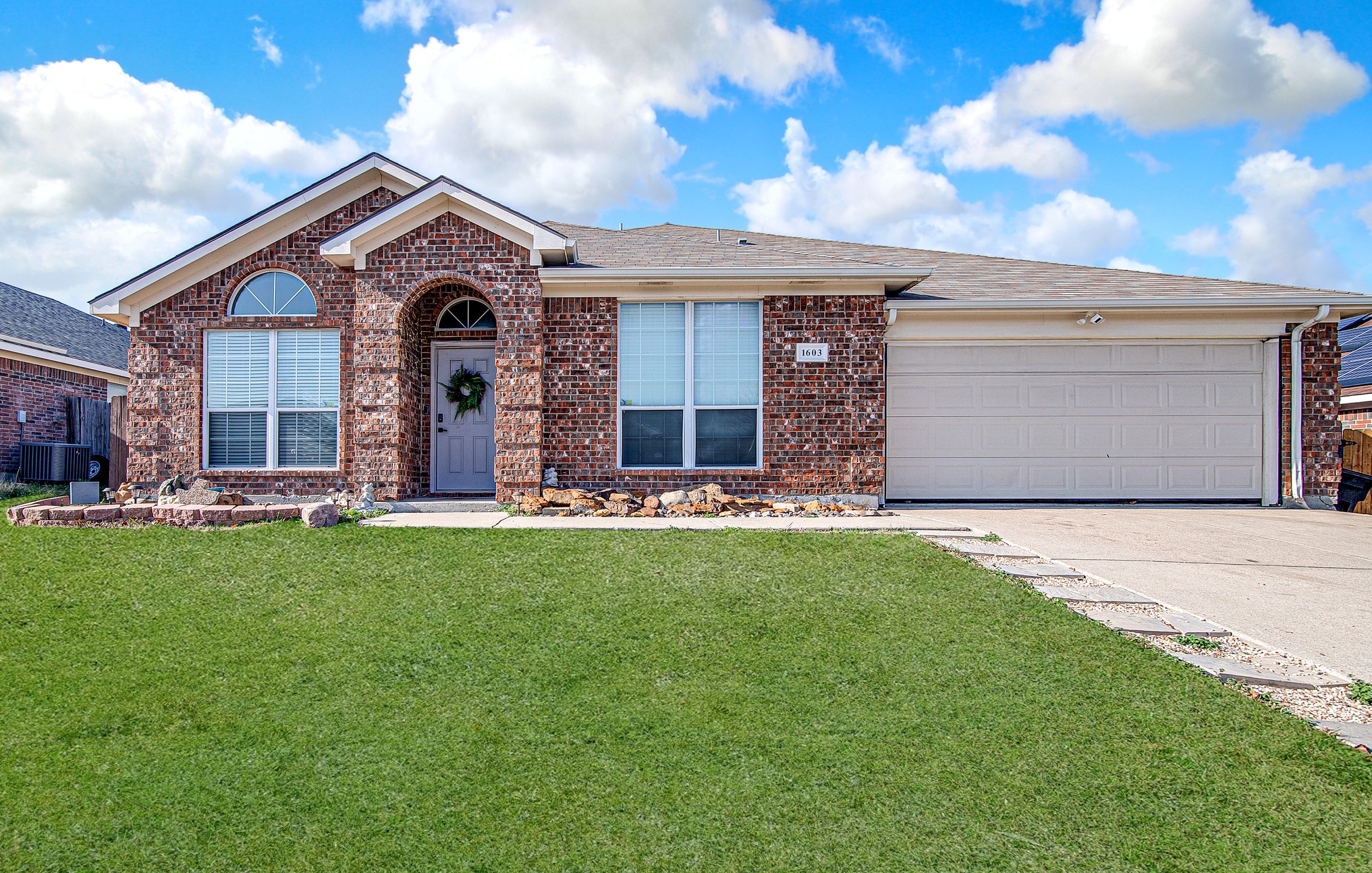 1603 Mount Zion Drive Arlington TX 76018