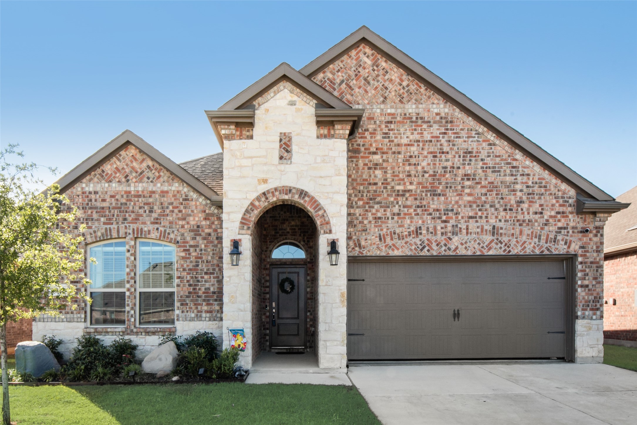 2911 Shetland Drive Aubrey TX 76227