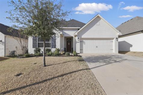 9813 Chaparral Pass Fort Worth TX 76126
