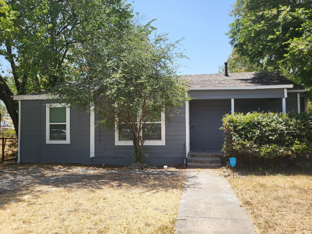 2720 Burton Avenue Fort Worth TX 76105