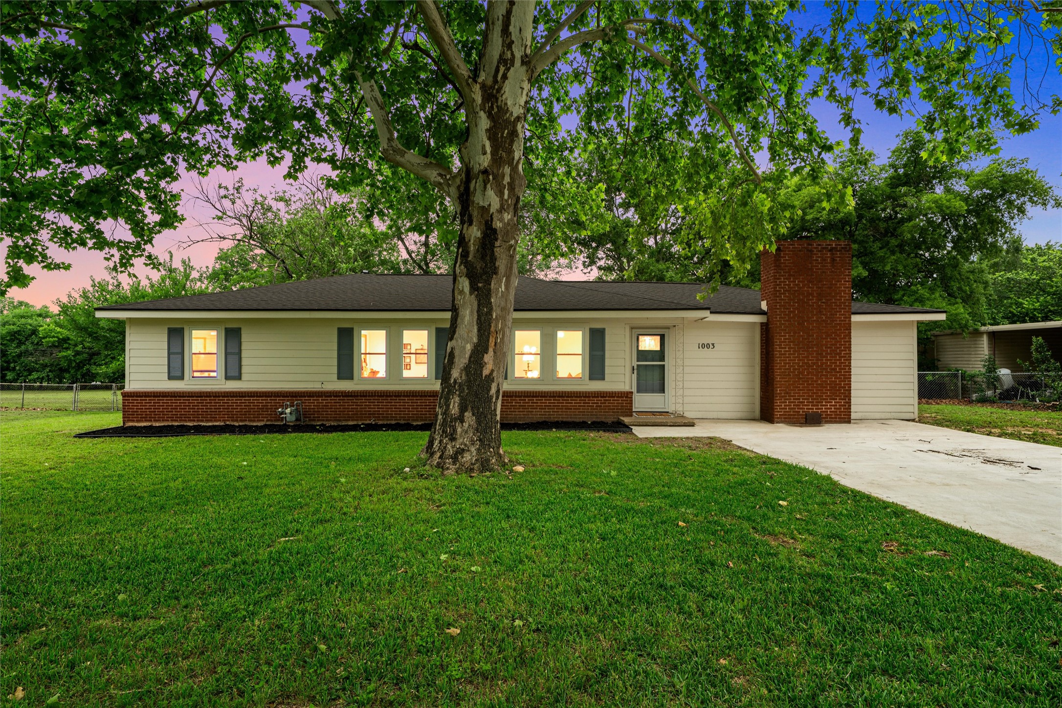 1003 Donlo Street Robinson TX 76706
