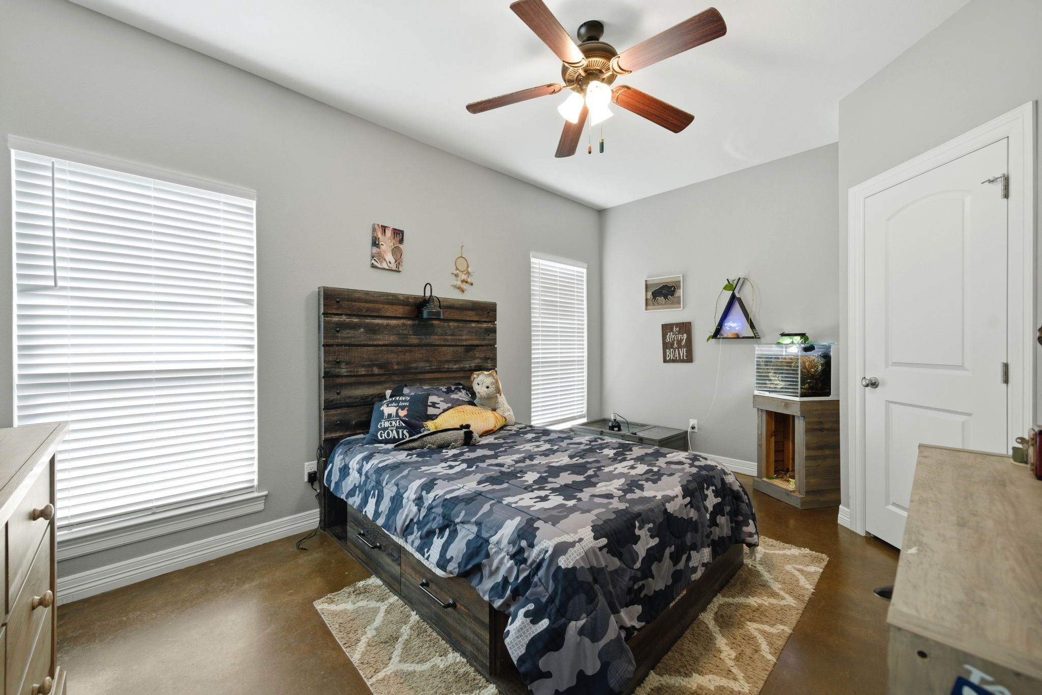 1009 Rs County Road 4325 Emory TX 75440