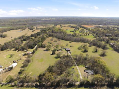 1009 Rs County Road 4325 Emory TX 75440