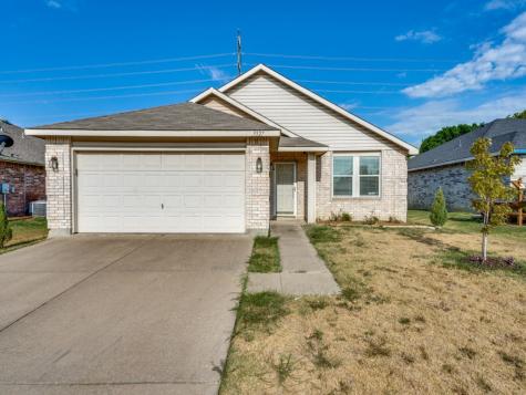 3327 Spur Drive Grand Prairie TX 75052
