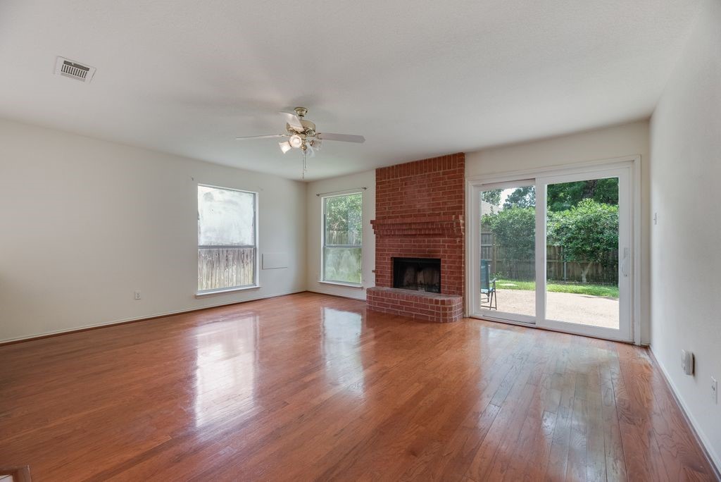 2707 Red Oak Drive Grand Prairie TX 75052