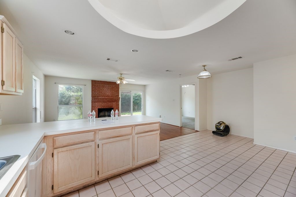 2707 Red Oak Drive Grand Prairie TX 75052
