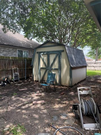 2707 Red Oak Drive Grand Prairie TX 75052