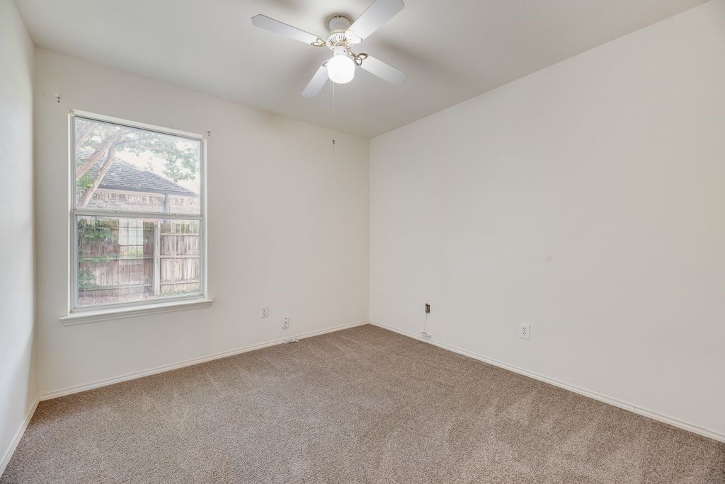 2707 Red Oak Drive Grand Prairie TX 75052