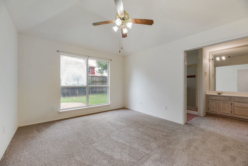 2707 Red Oak Drive Grand Prairie TX 75052