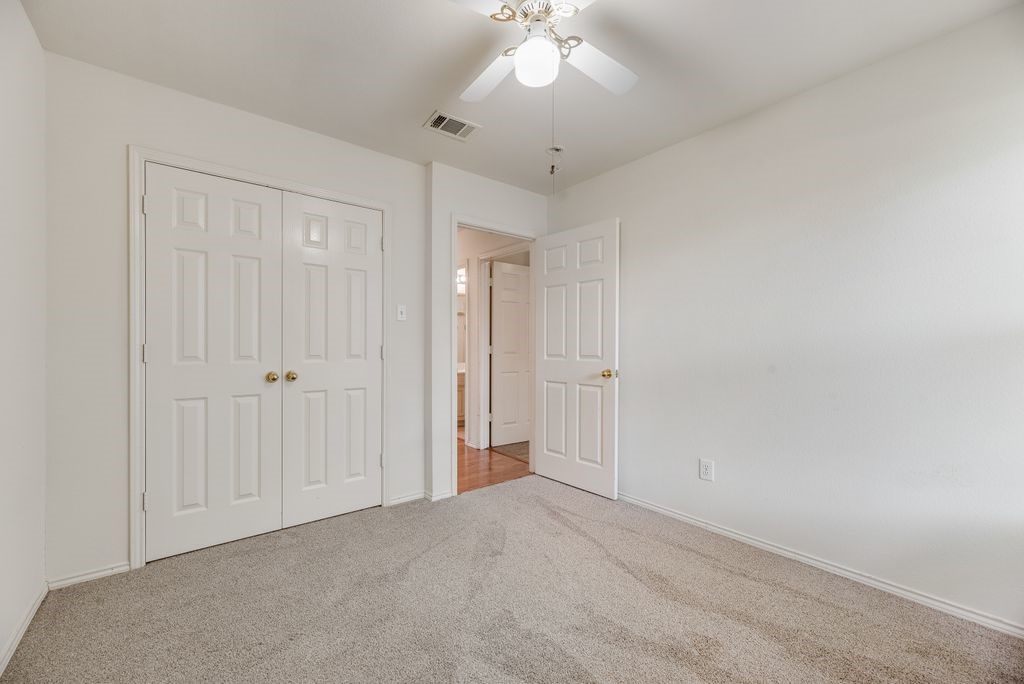 2707 Red Oak Drive Grand Prairie TX 75052