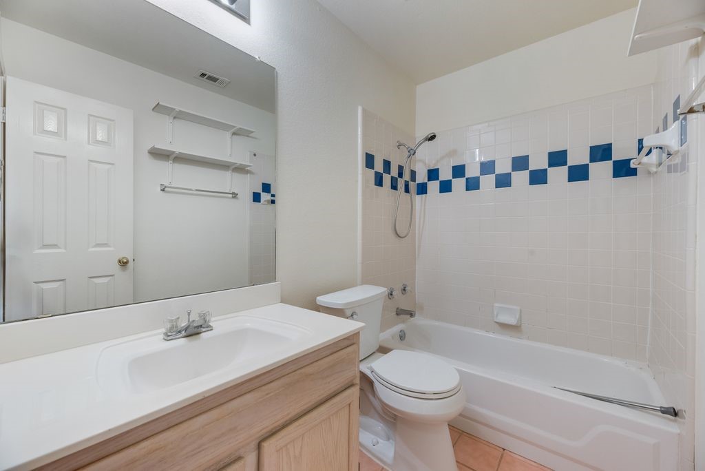 2707 Red Oak Drive Grand Prairie TX 75052