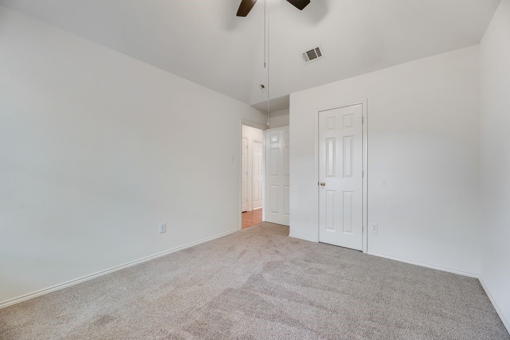2707 Red Oak Drive Grand Prairie TX 75052