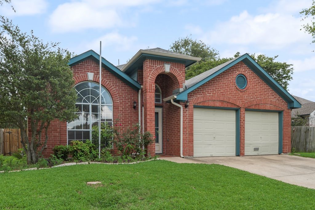 2707 Red Oak Drive Grand Prairie TX 75052