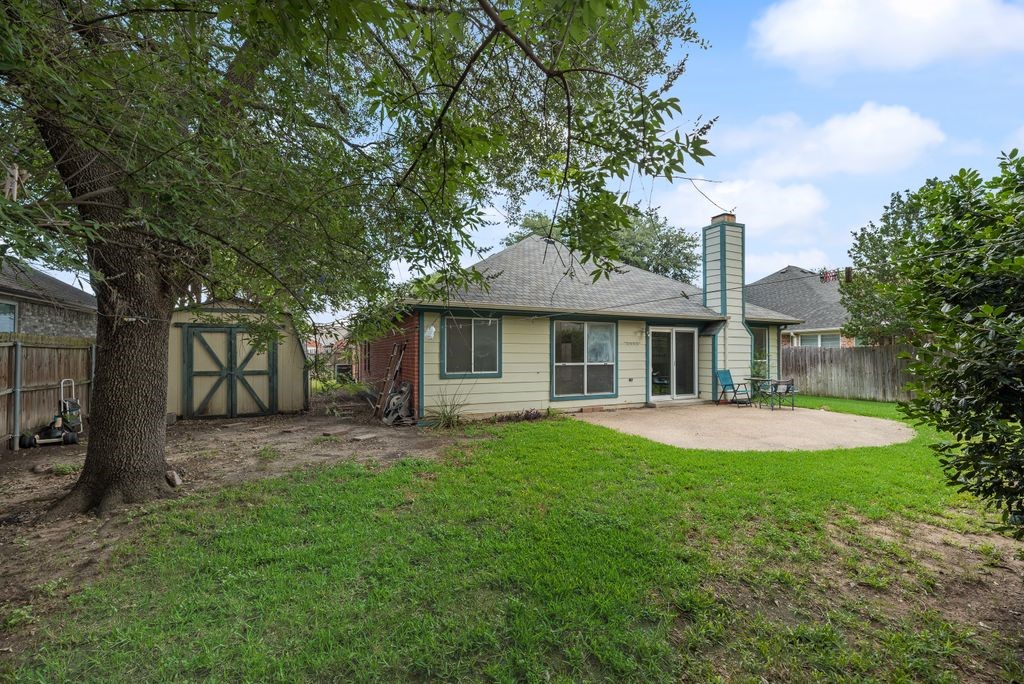 2707 Red Oak Drive Grand Prairie TX 75052