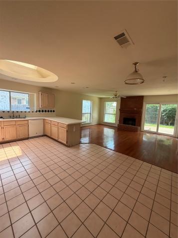 2707 Red Oak Drive Grand Prairie TX 75052