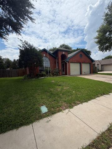 2707 Red Oak Drive Grand Prairie TX 75052