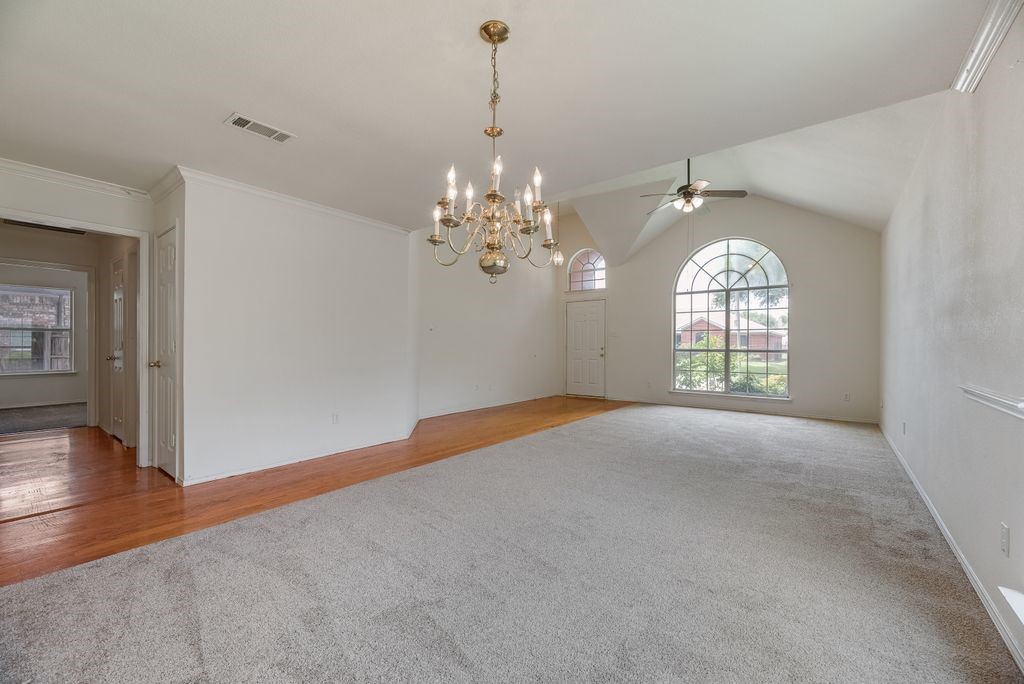 2707 Red Oak Drive Grand Prairie TX 75052