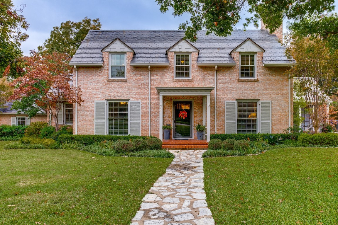 1957 W Colorado Boulevard Dallas TX 75208