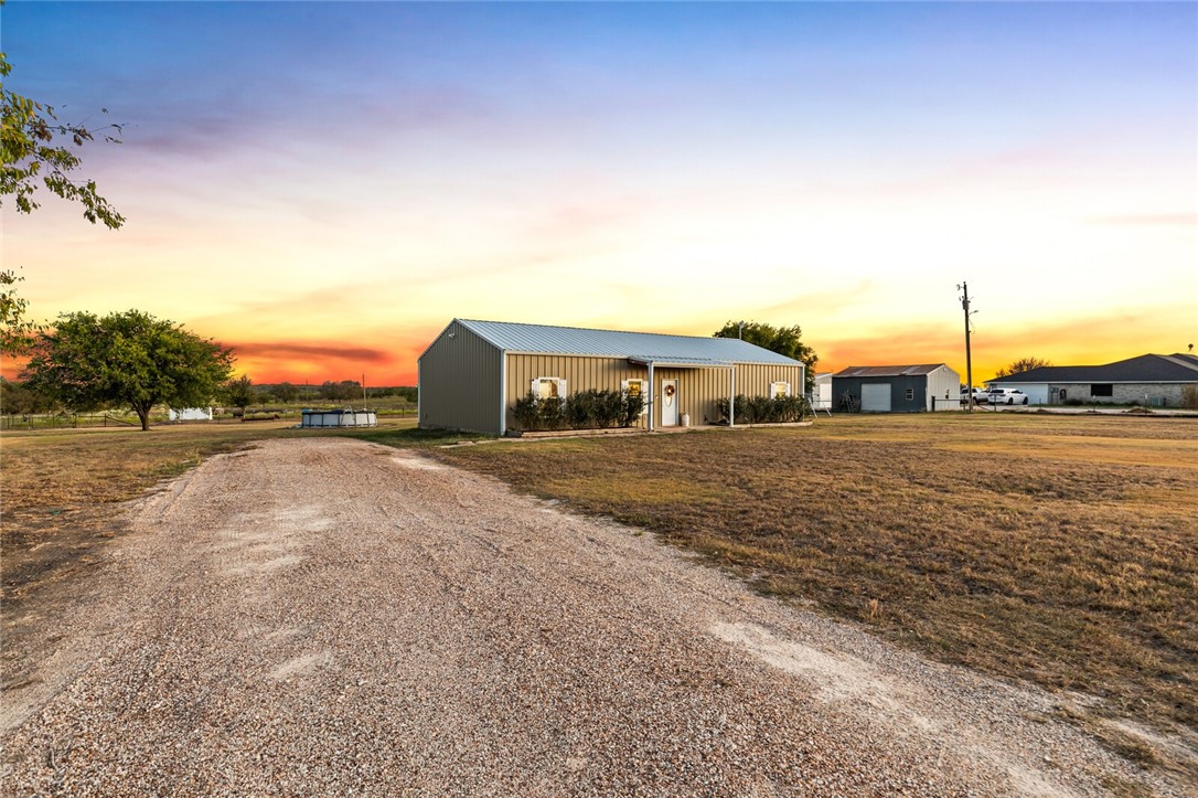 1424 Kirkland Hill Road Axtell TX 76624