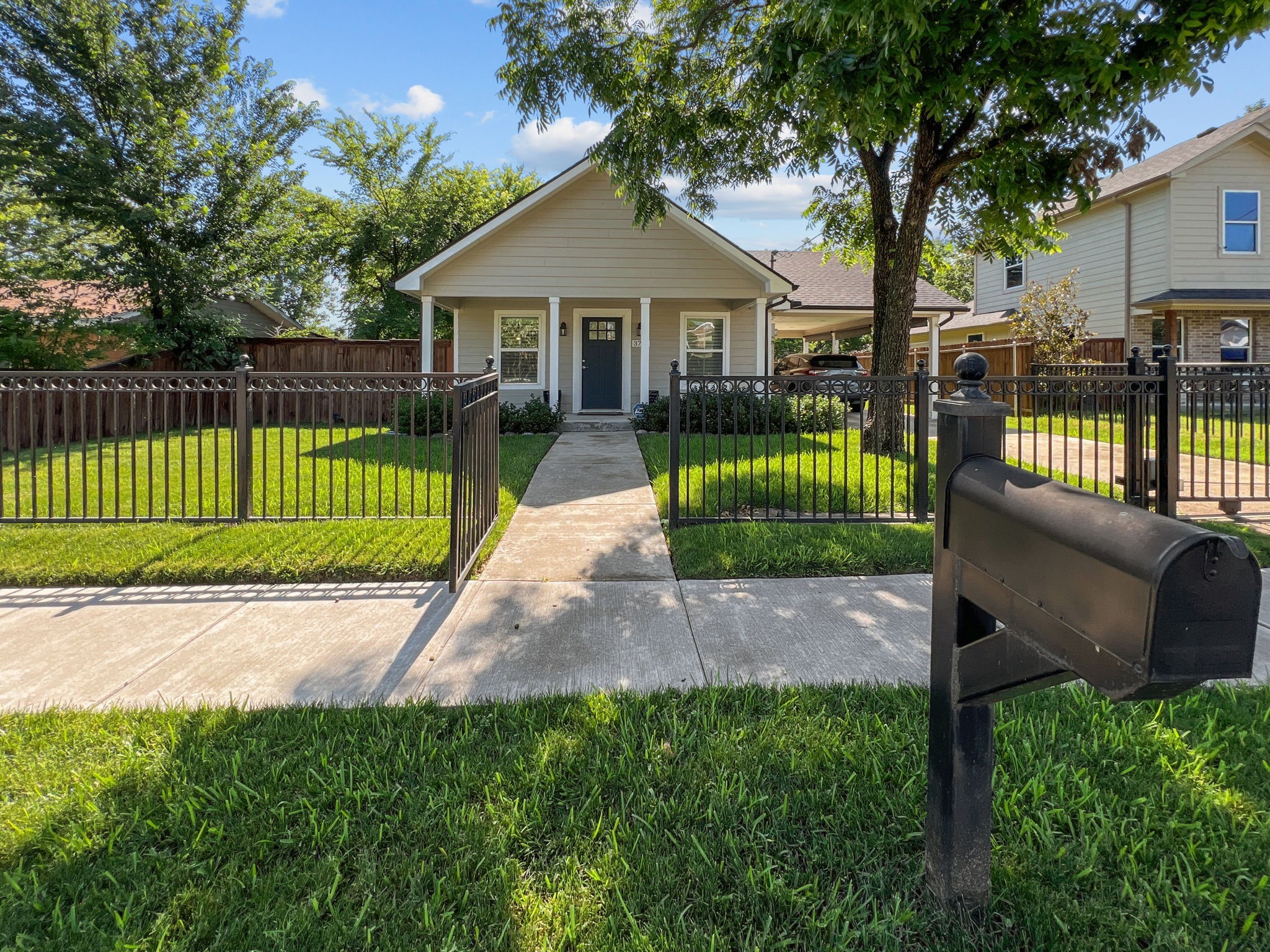 3718 Maybeth Street Dallas TX 75212