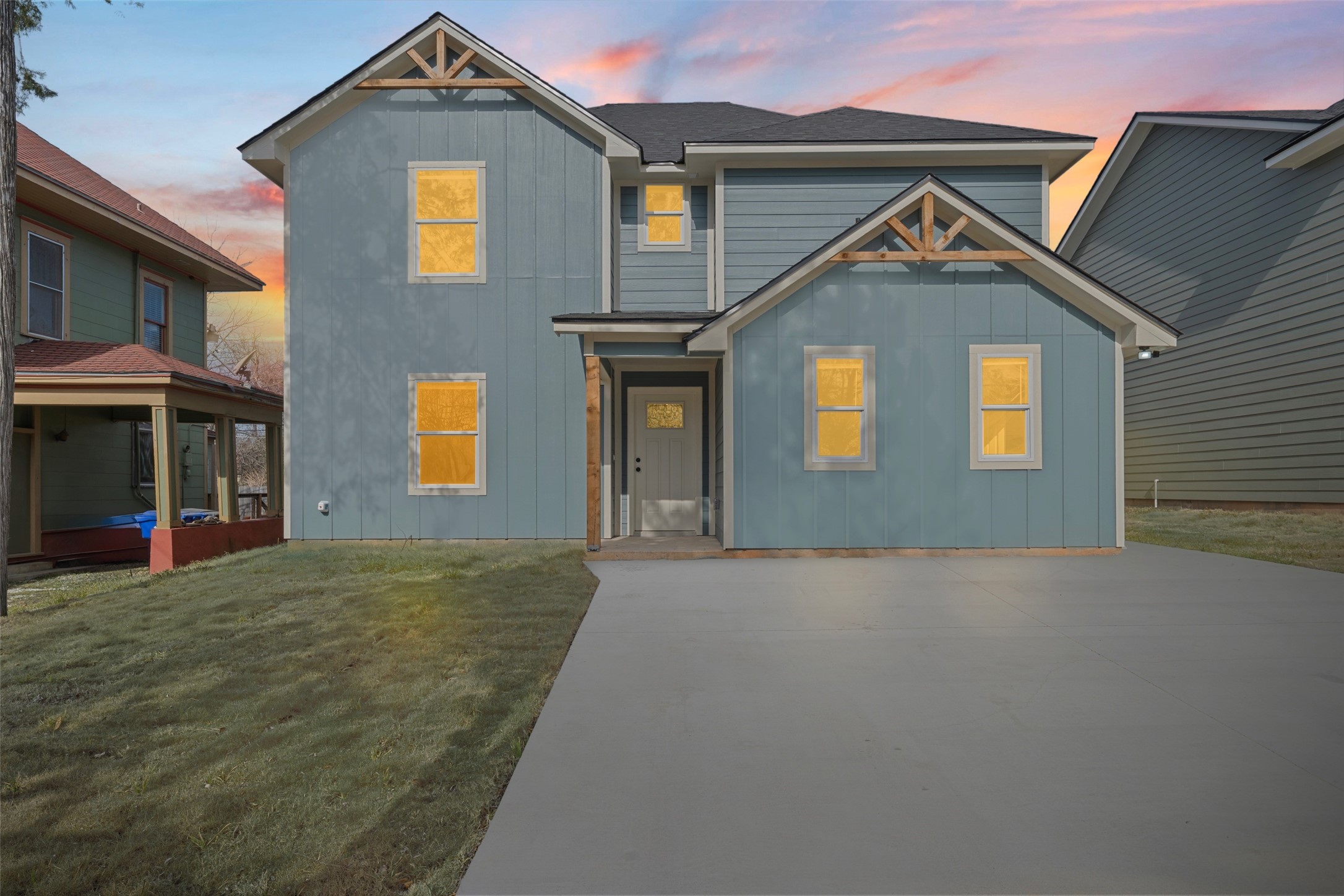 1909 Sanger Avenue Waco TX 76707