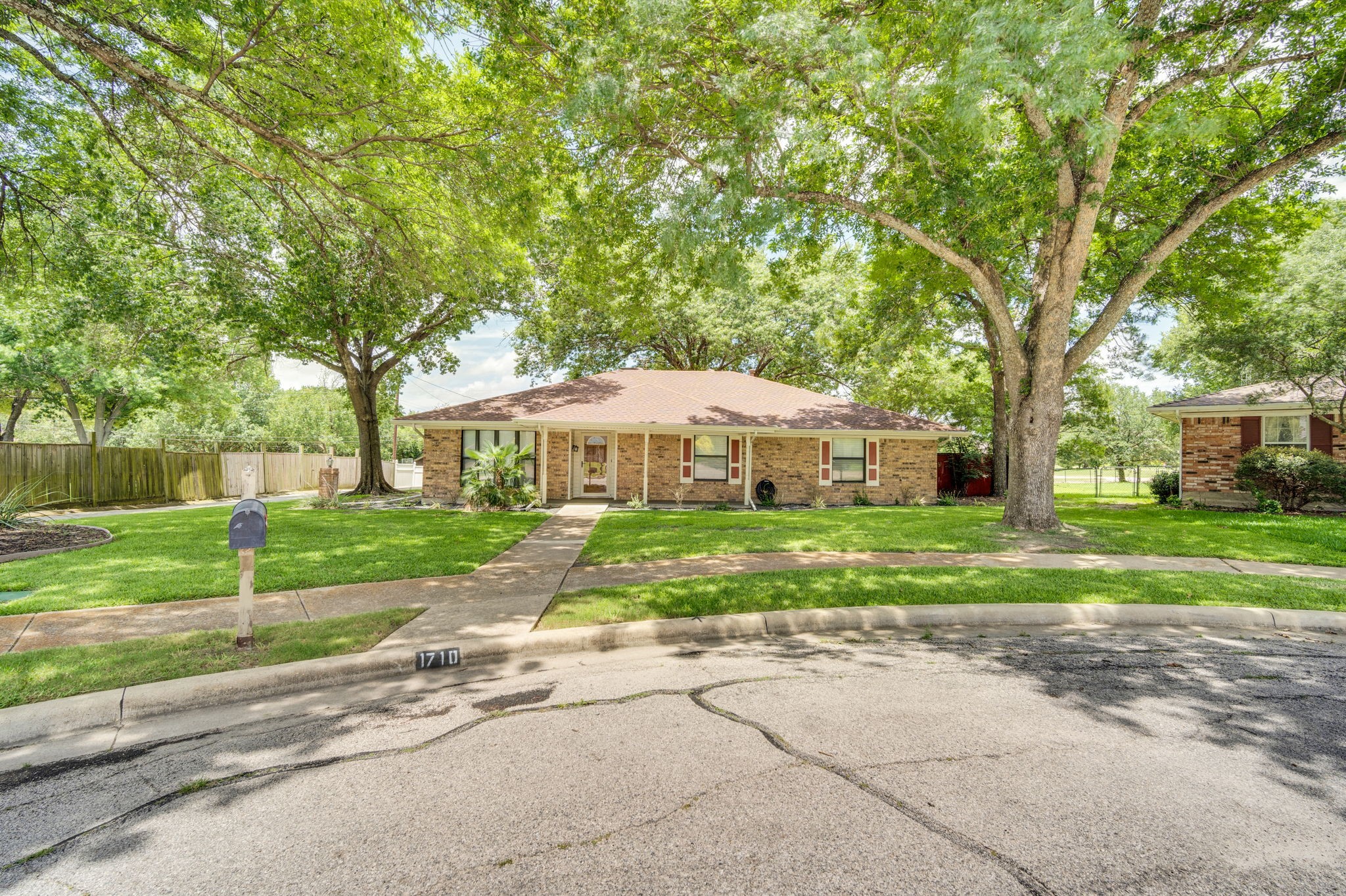 1710 Williamsburg Circle Ennis TX 75119