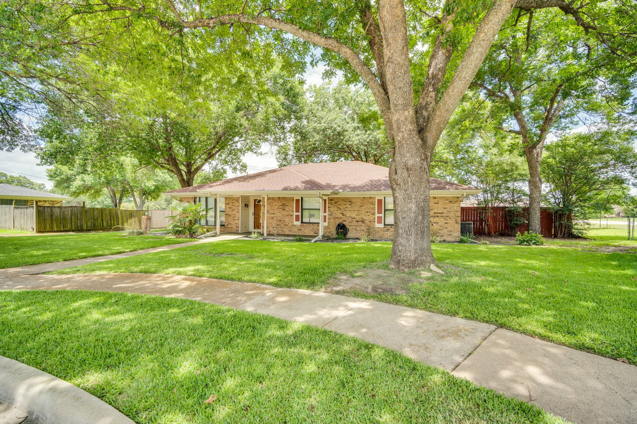 1710 Williamsburg Circle Ennis TX 75119