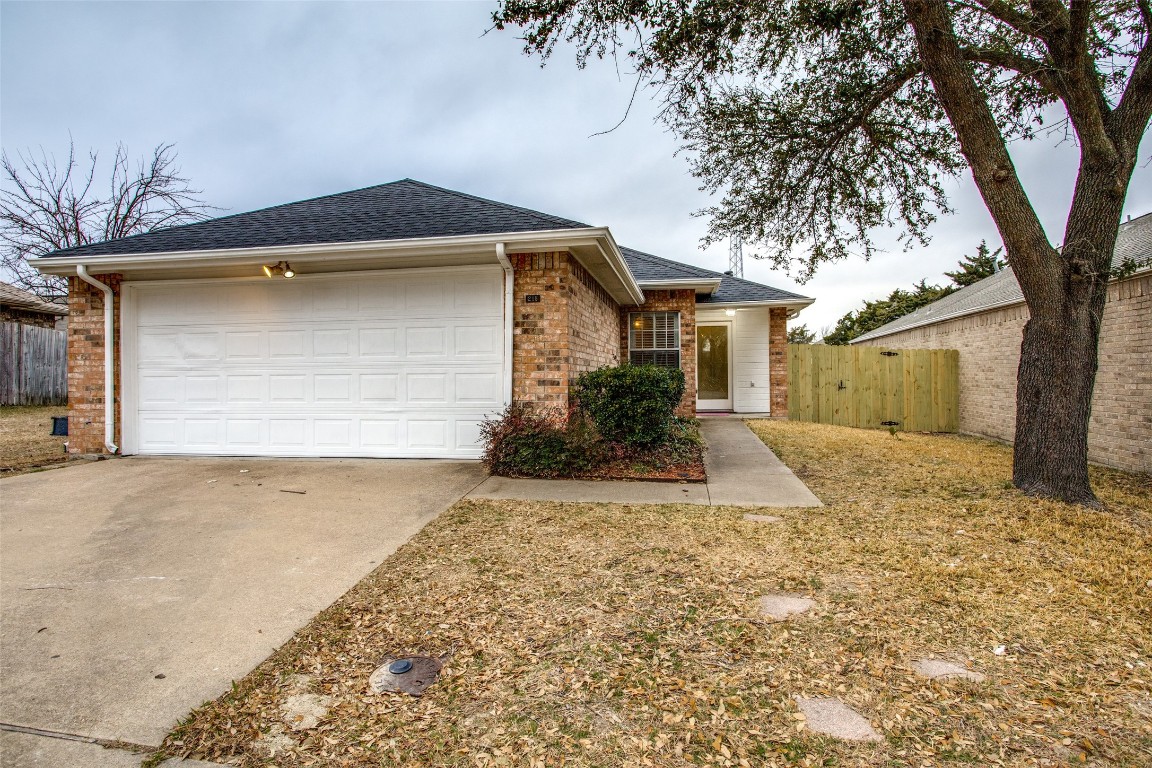 215 Streamside Drive Desoto TX 75115