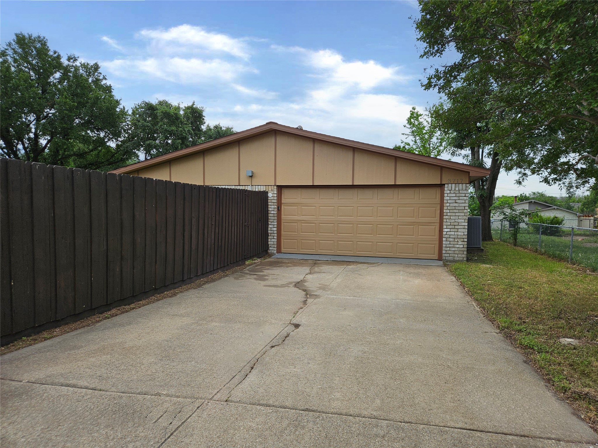 3717 Red Oak Drive Garland TX 75043