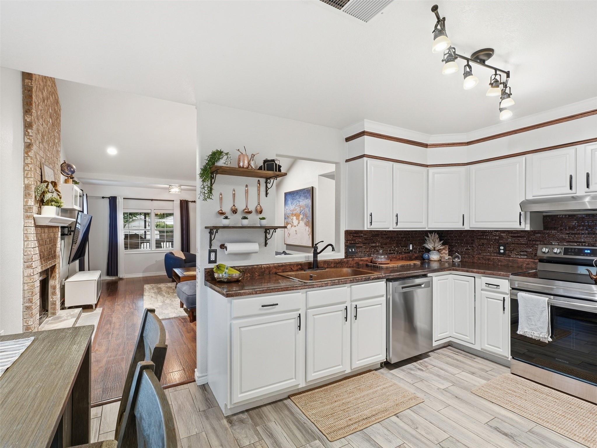 3031 Delaware Trail Lake Worth TX 76135