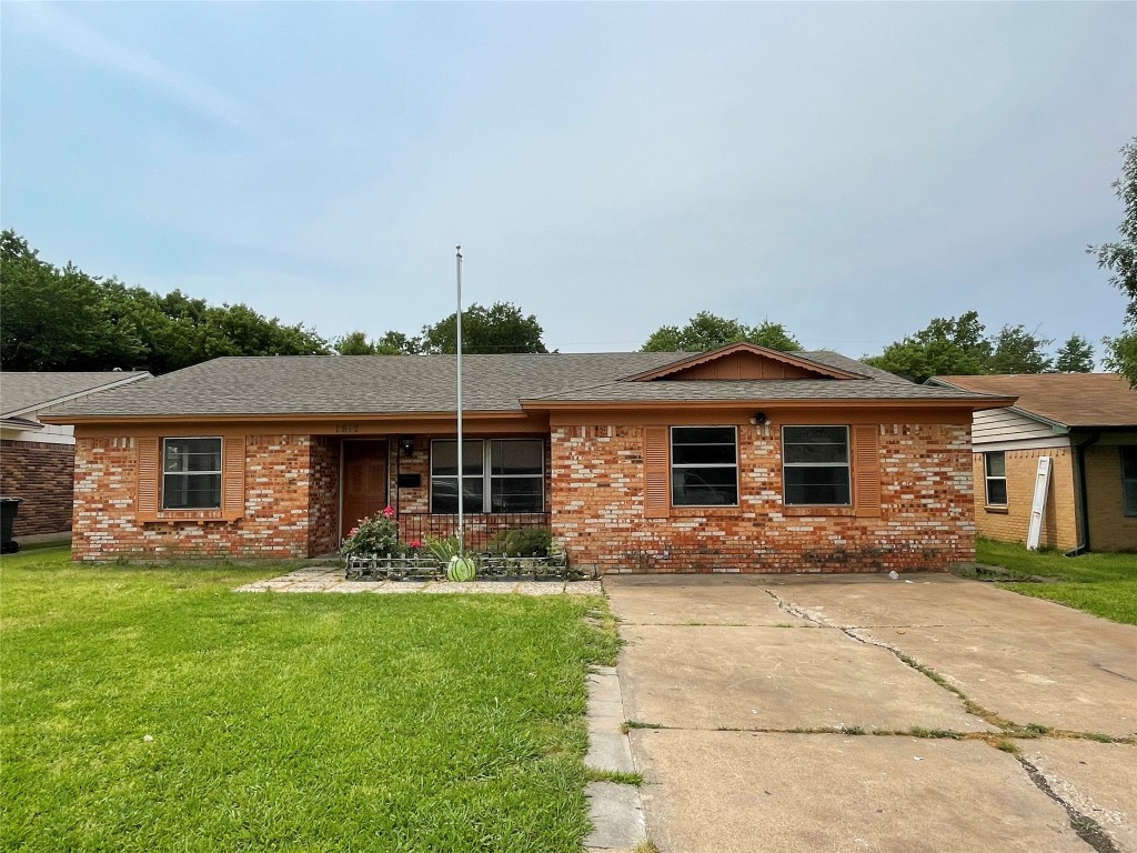 1812 W Scott Street Sherman TX 75092