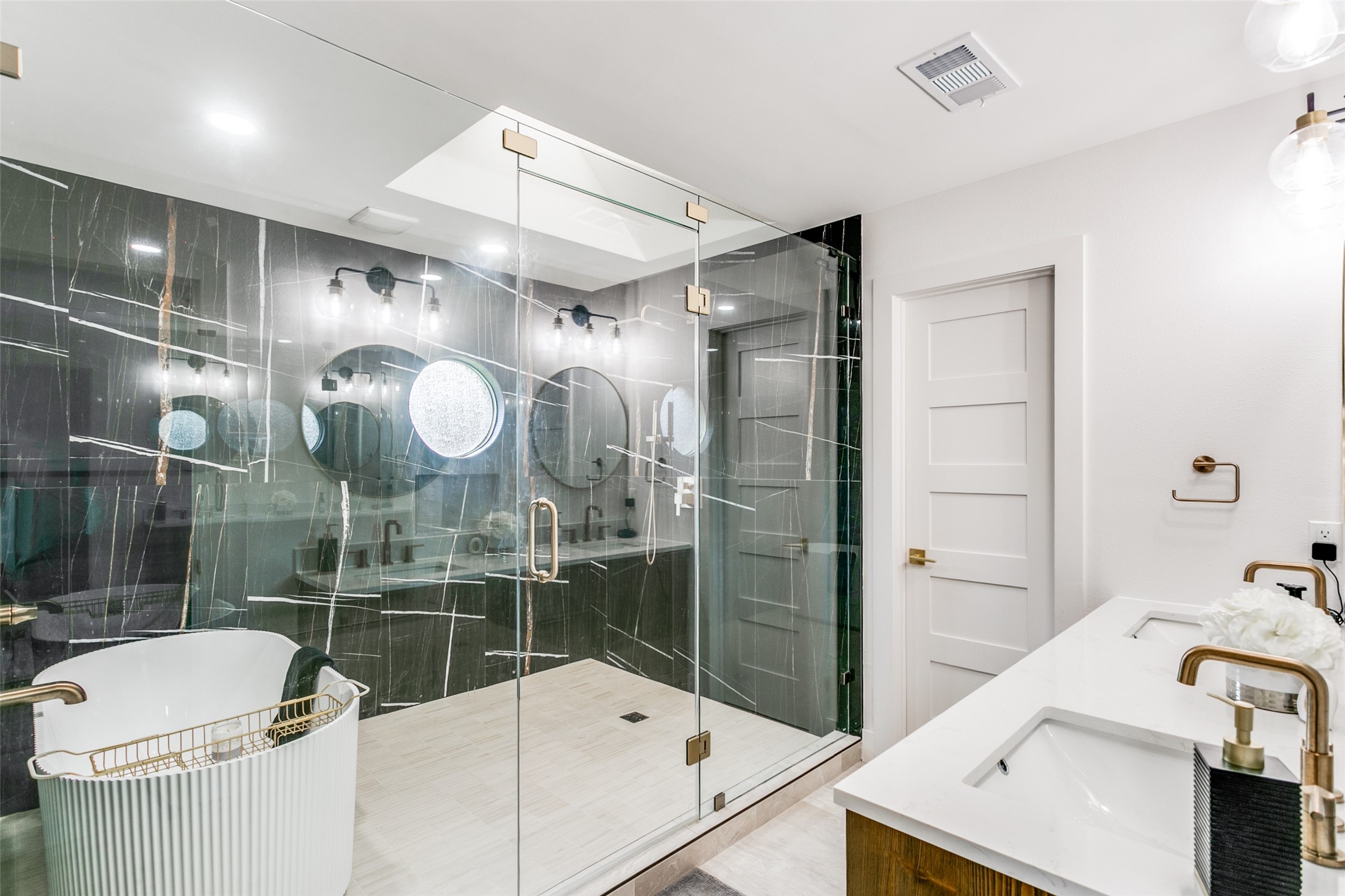 1561 Century Oaks Drive Lewisville TX 75077