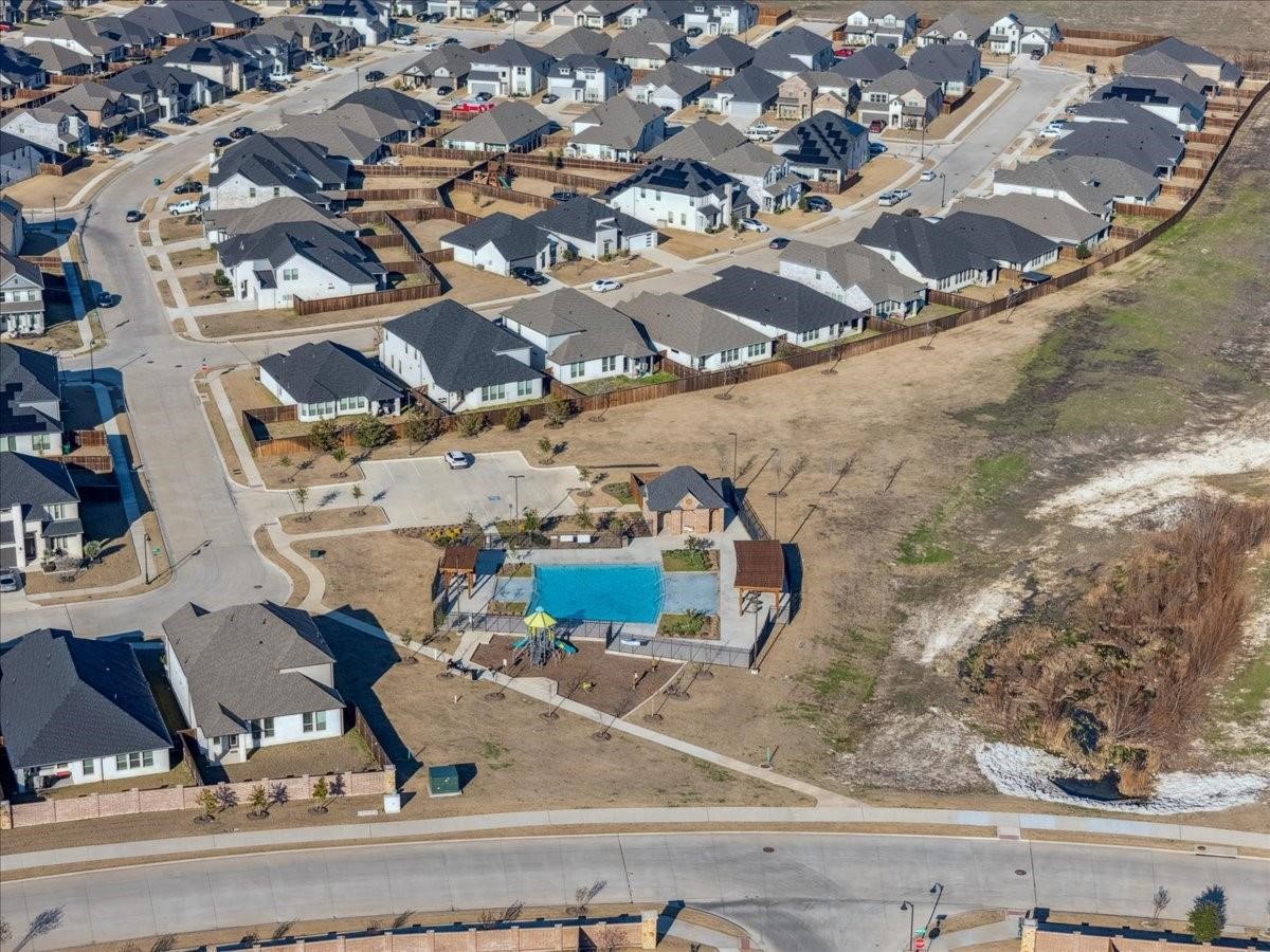 325 Adwood Drive Waxahachie TX 75165