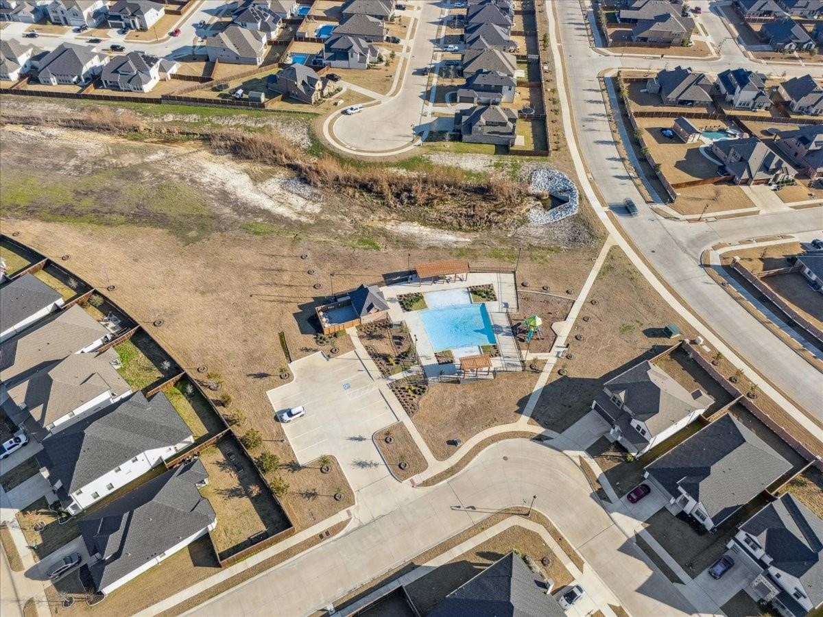 325 Adwood Drive Waxahachie TX 75165