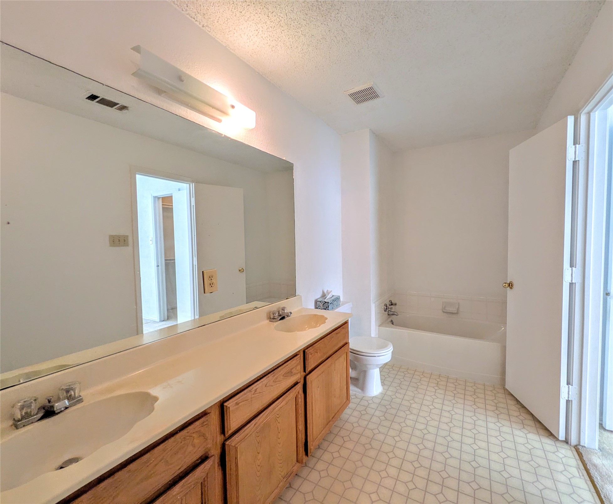 2819 Martsy Court Arlington TX 76014
