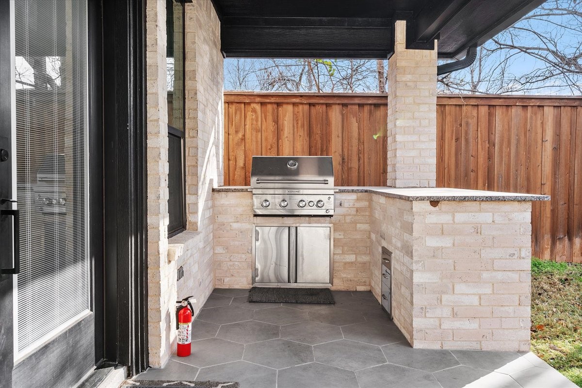 4726 Hopkins Avenue Dallas TX 75209