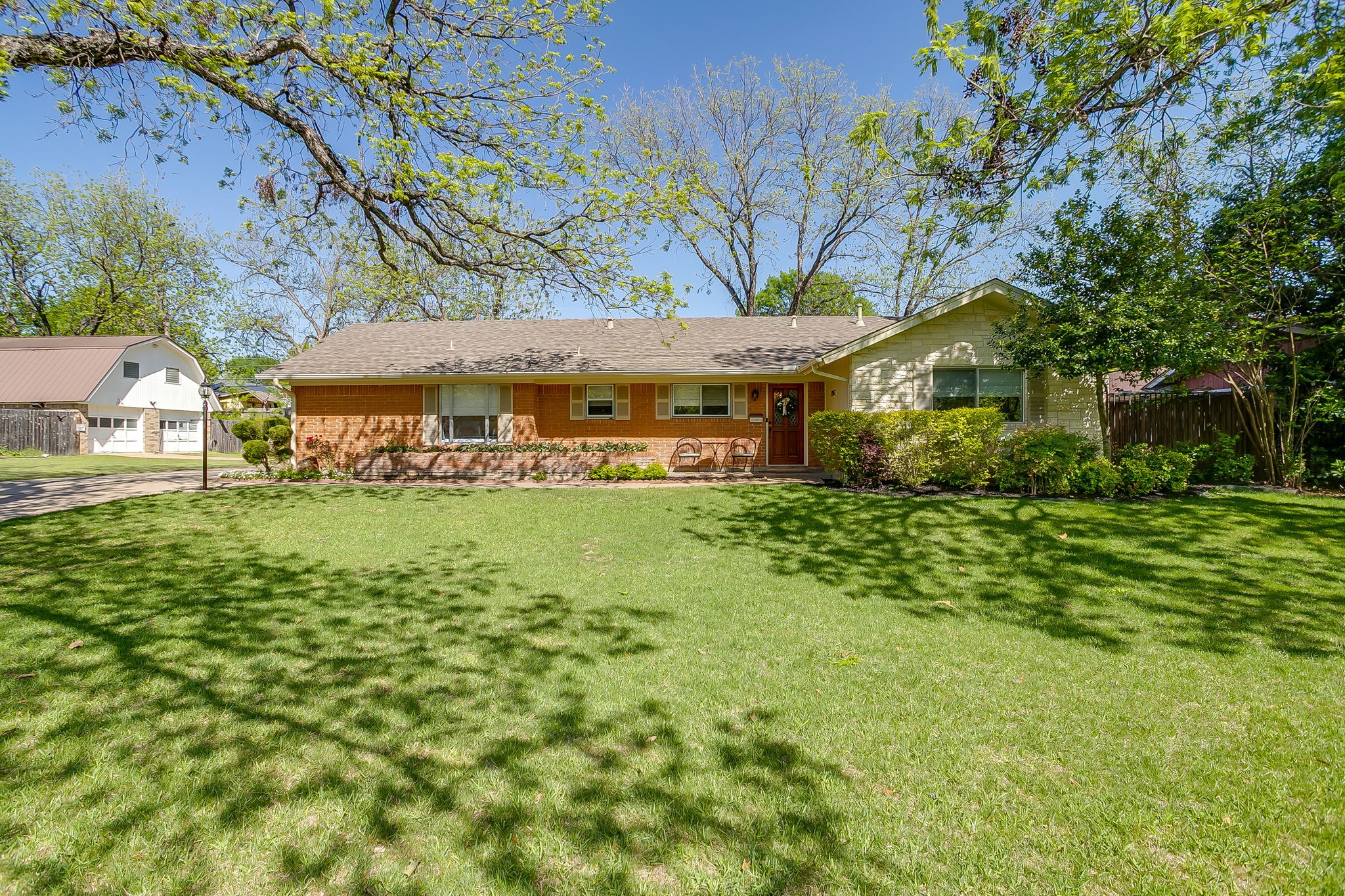 3917 Marys Creek Drive Benbrook TX 76116