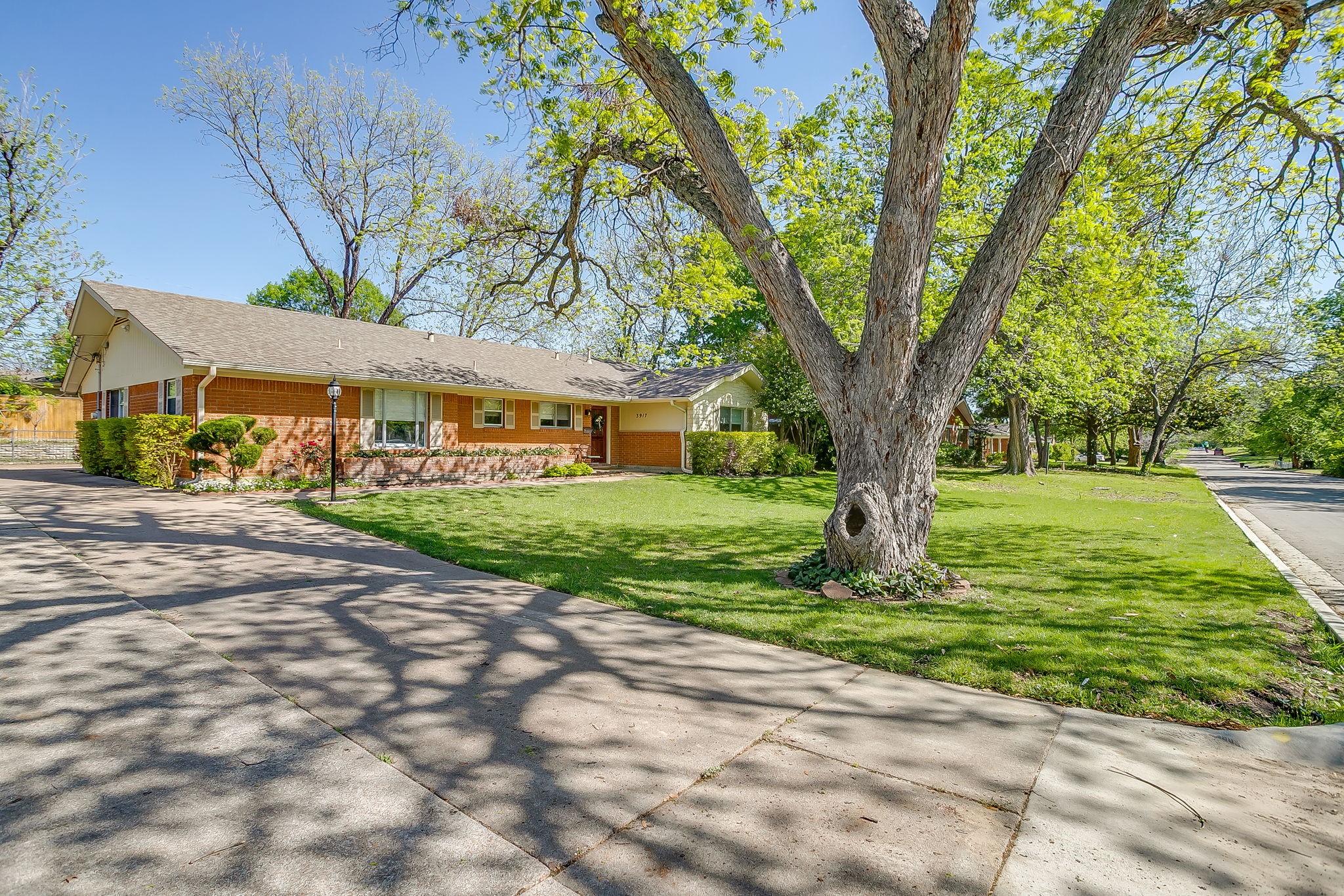 3917 Marys Creek Drive Benbrook TX 76116