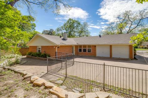 3917 Marys Creek Drive Benbrook TX 76116