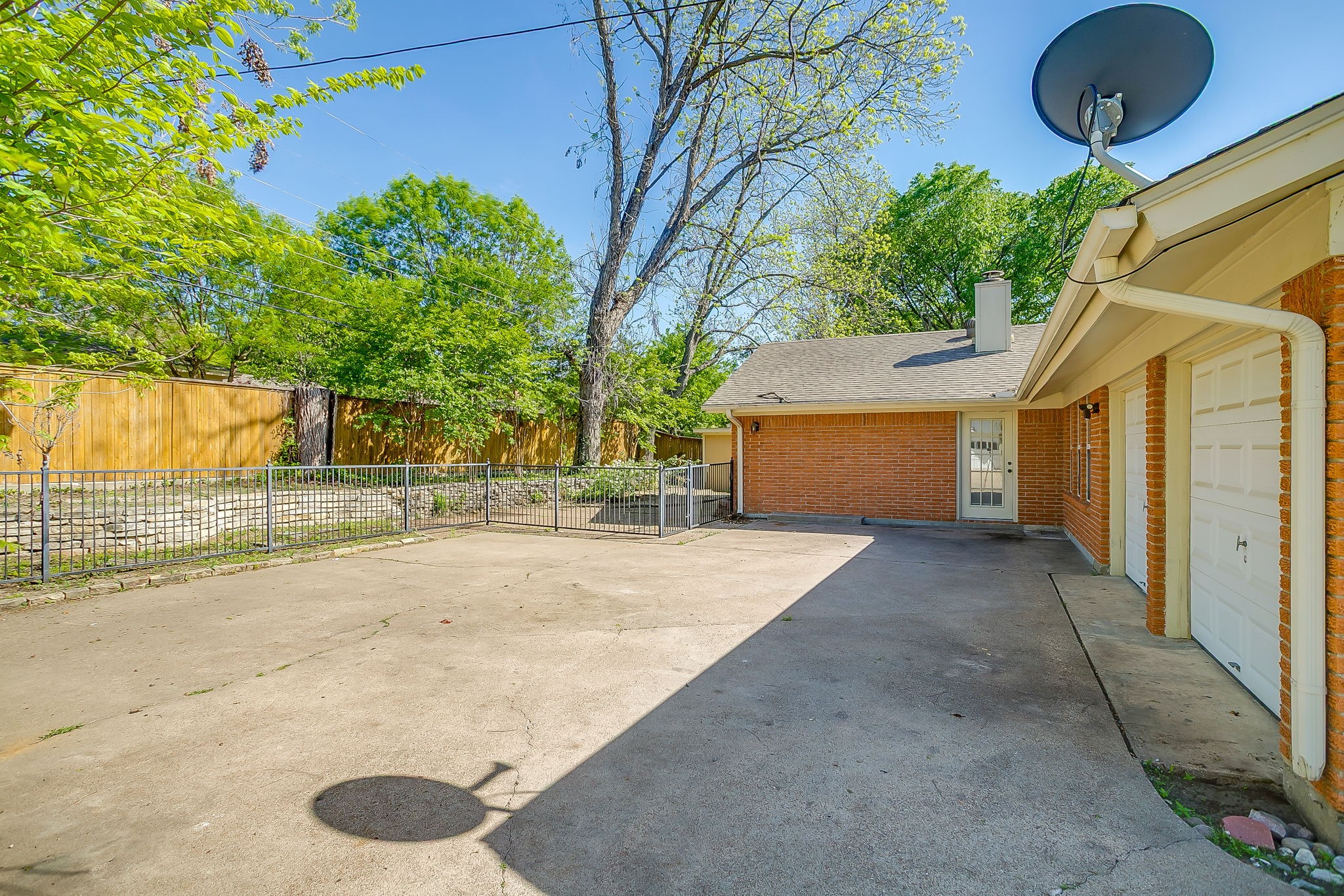 3917 Marys Creek Drive Benbrook TX 76116