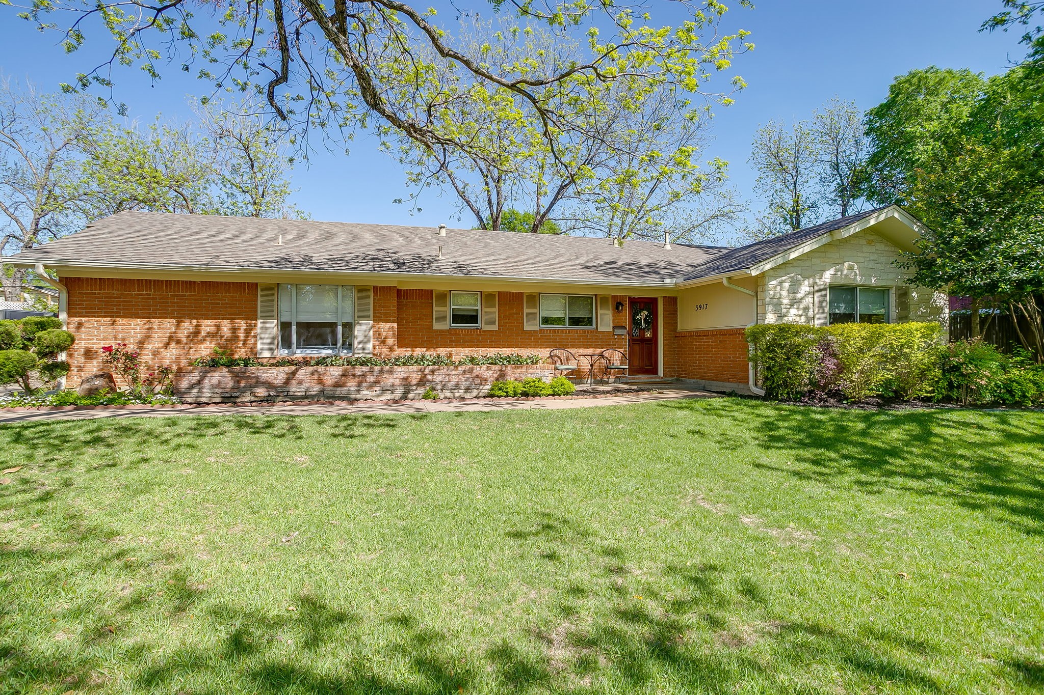 3917 Marys Creek Drive Benbrook TX 76116