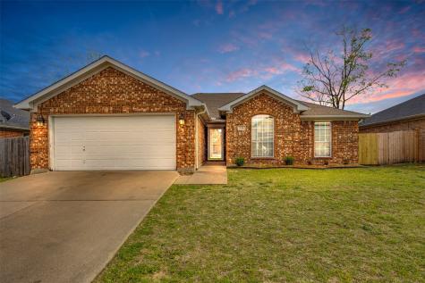 324 Kingfisher Lane Arlington TX 76002