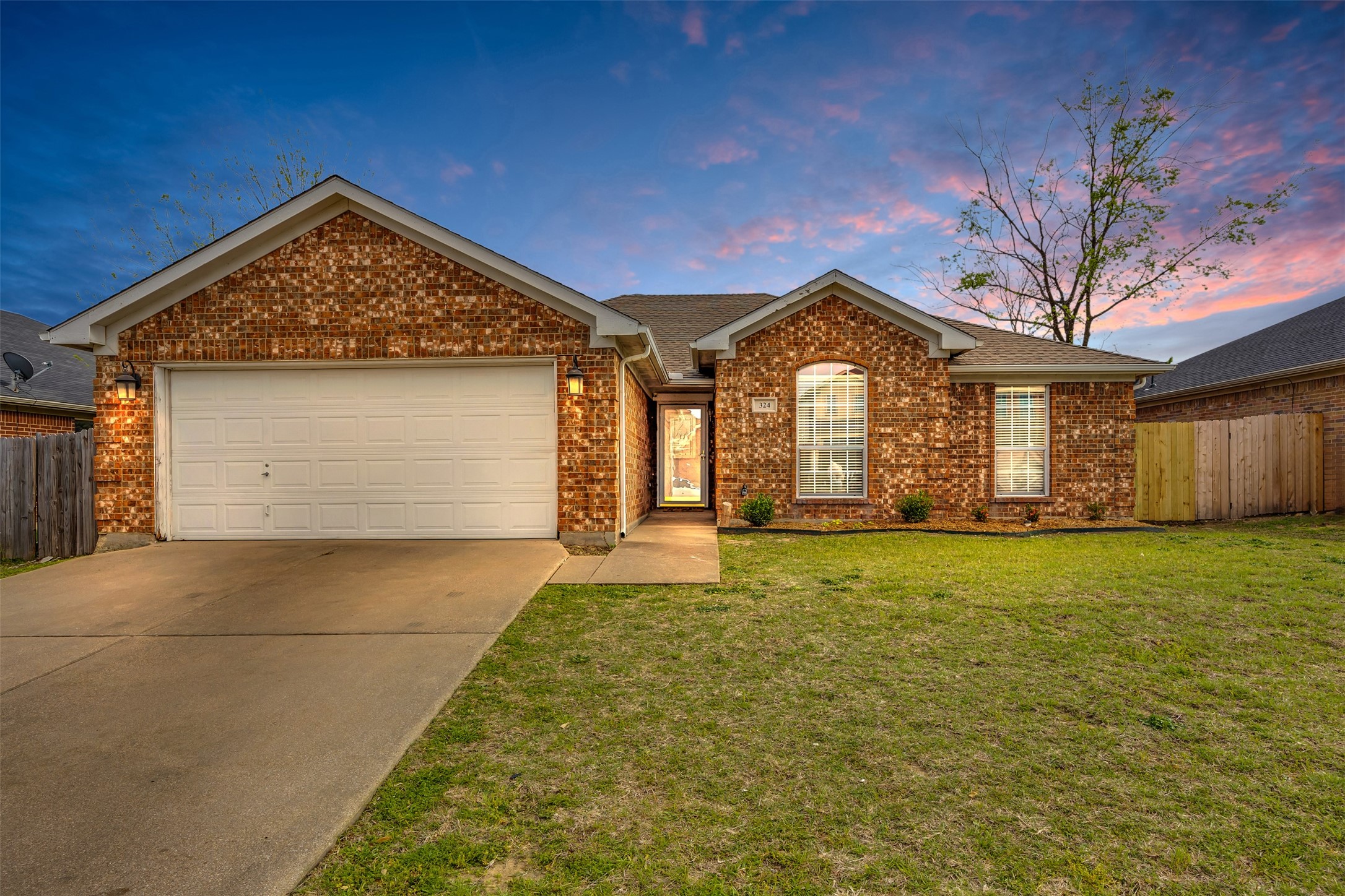 324 Kingfisher Lane Arlington TX 76002