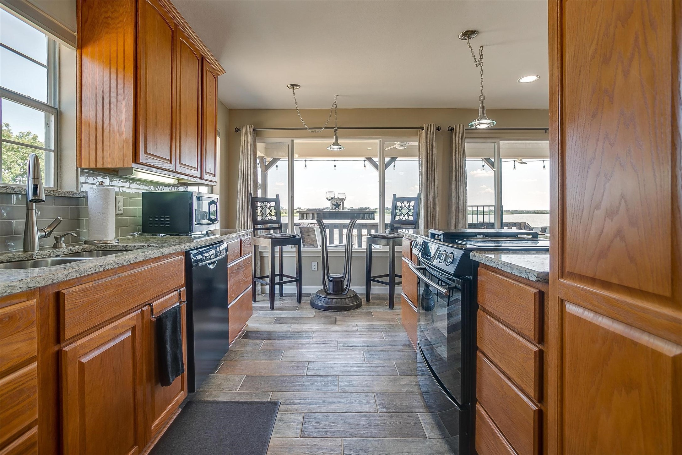 5901 Parkside Court Granbury TX 76048
