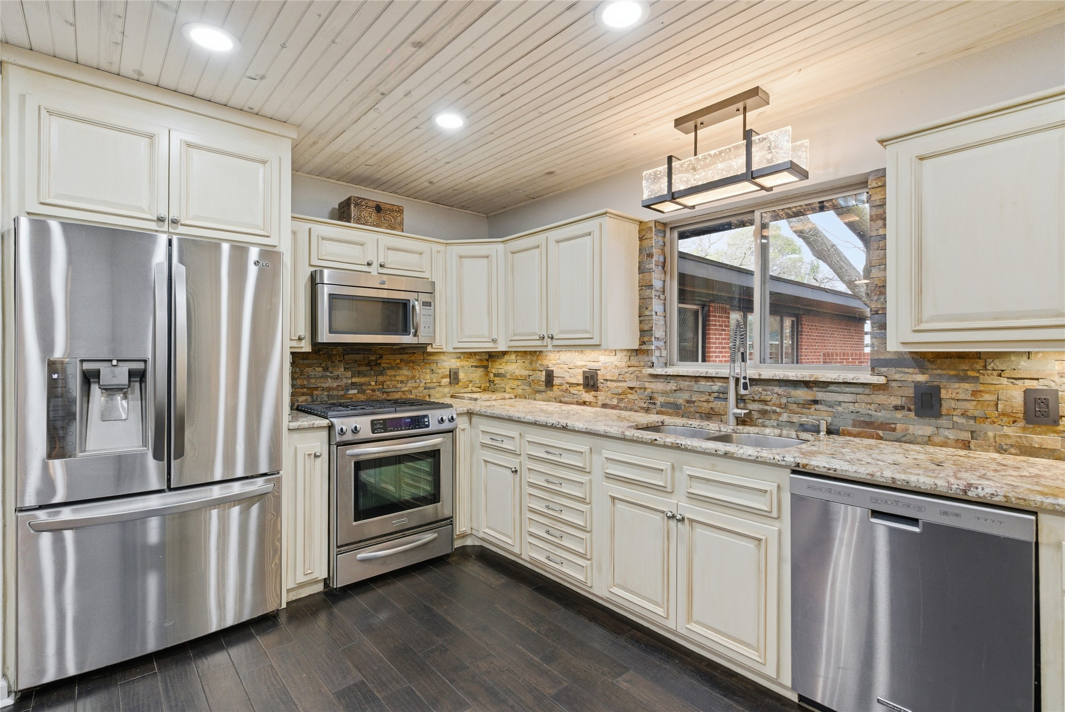 1415 Scenic Graham TX 76450